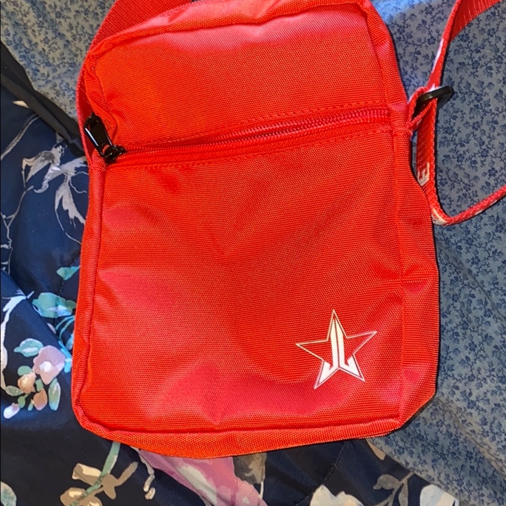 JSC Cross Body